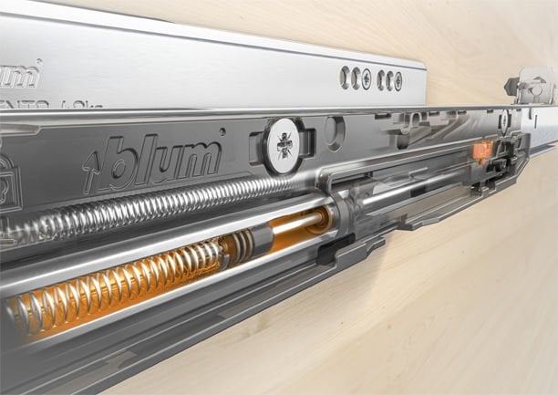 Blum Movento : Mükemmel Kayış, Sessiz Kapanış