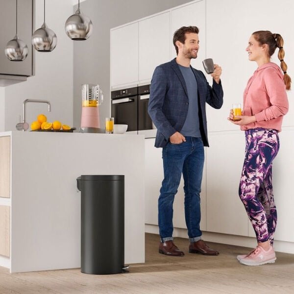 5030-601 Çöp Kovası Selekta Siyah 30 Lt