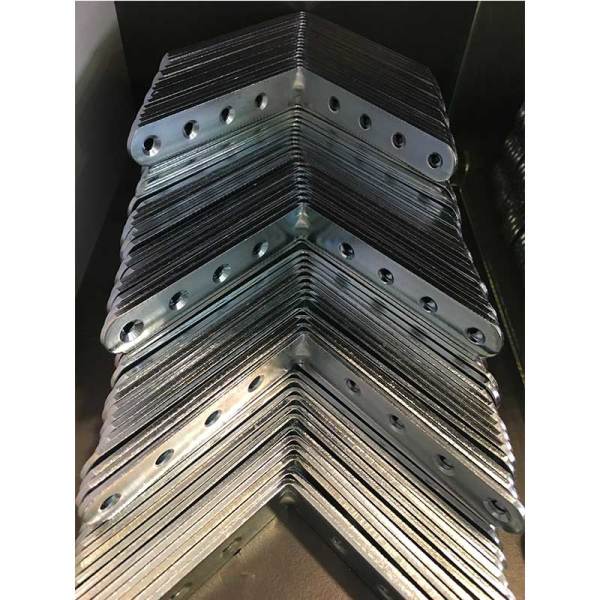 15mm Yuvarlak Başlı köşebent 75x75mm