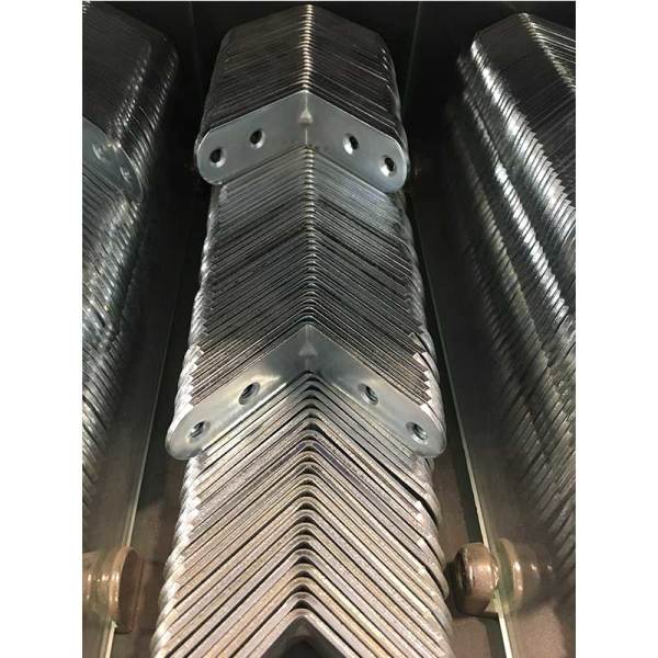 20mm Yuvarlak Başlı köşebent 45x45mm
