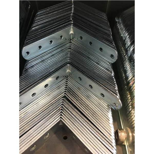 20mm Yuvarlak Başlı köşebent 75x75mm
