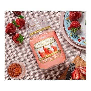 1611842E Büyük Klasik Mum White Strawberry Bellini