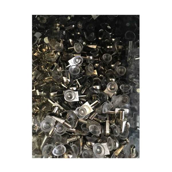 Vantuzlu Metal Raf Pimi Geniş