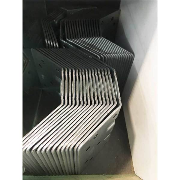 M 08 Düz Köşe Bağlantı Elemanı