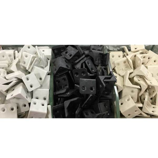 Plastik L Köşe Bağlantı Siyah