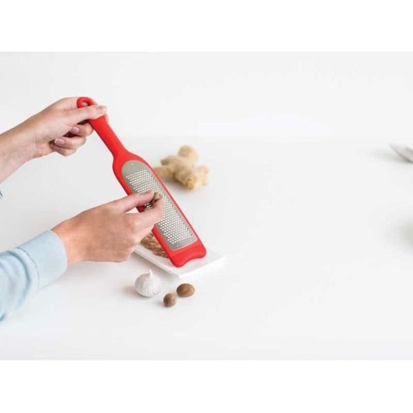 BRA 110108 Tasty Kırmızı El Rendesi