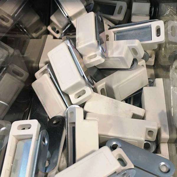 Mıknatıslı Çıtçıt Beyaz