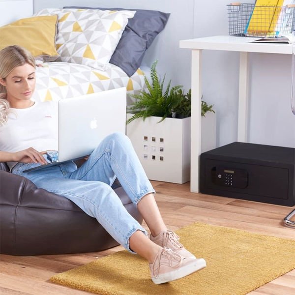 YALE Kasa Motorlu Laptop YLEB/200/EB1